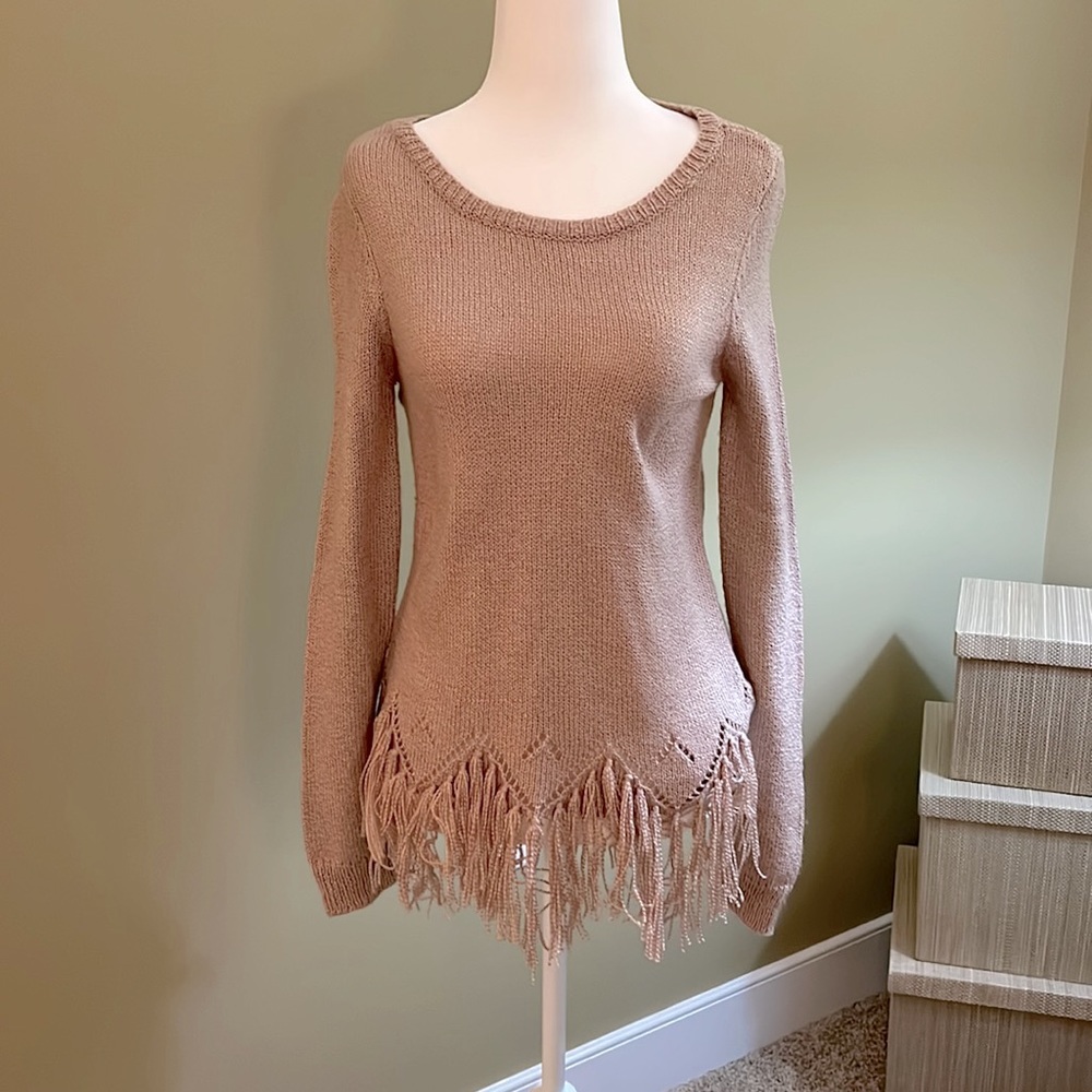 BB Dakota light pink sweater